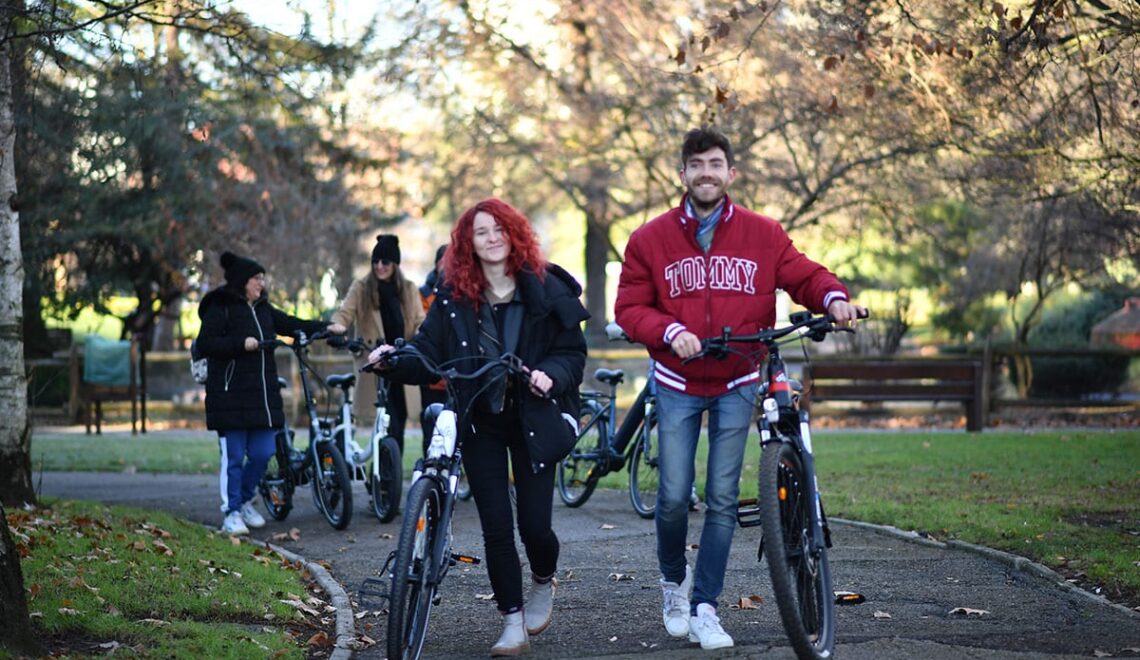 Cuántos kilómetros se pueden hacer con una bici eléctrica